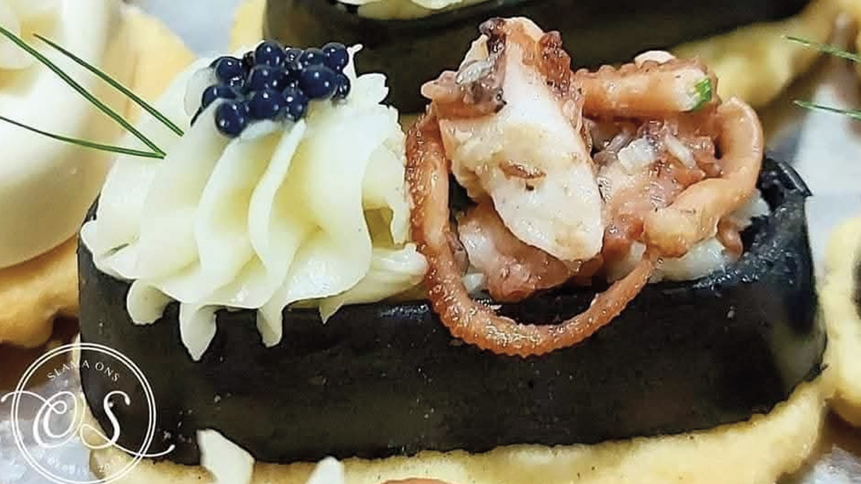 Mousse à l’encre de seiche: Perle noire de la mer en mousse légère
