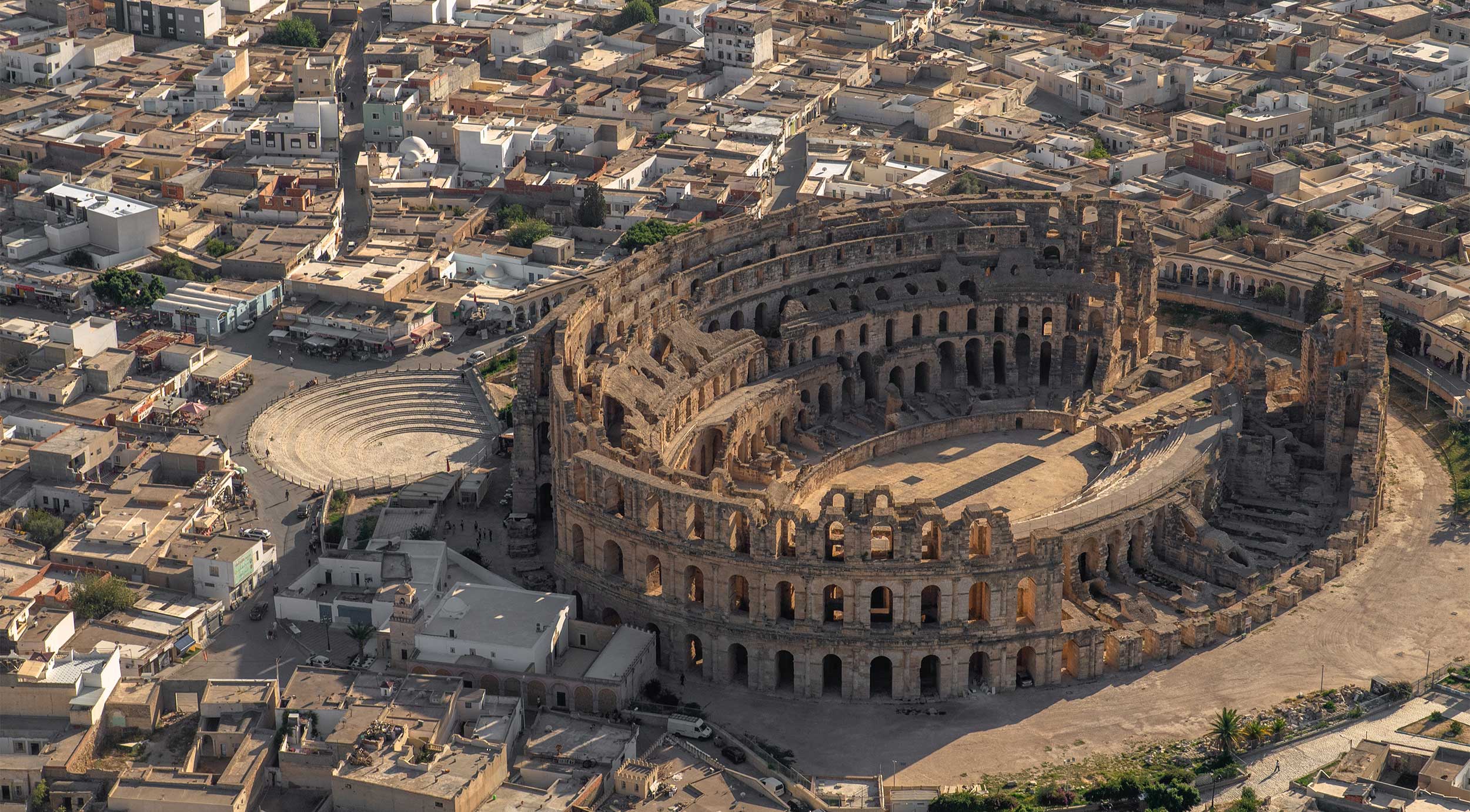 EL JEM: Sous le regard de son majestueux amphithéâtre