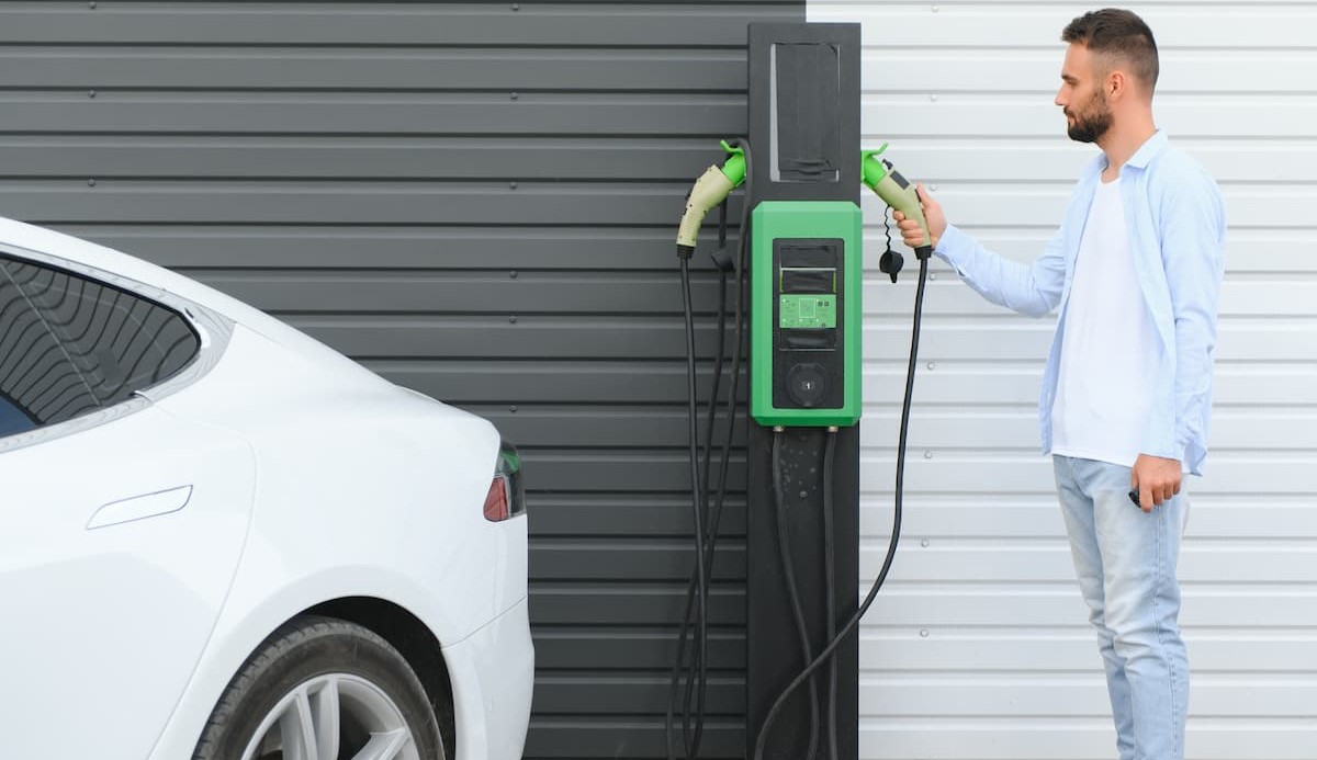 Voiture électrique quand la maison devientla station-service: Avantages de la recharge domicile